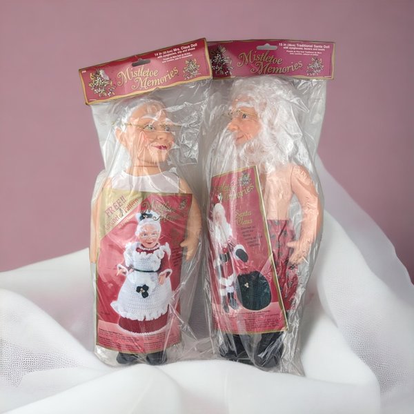 Vintage 1998 Mistletoe Memories Santa and Mrs. Claus Dolls with Crochet Pattern, Christmas Decorations