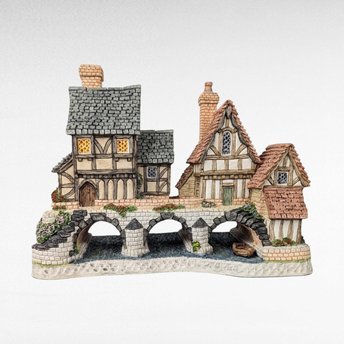 1993 David Winter Cottage "Arches Thrice" | Signed with Original Box | Vintage Collectible
