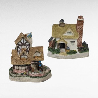 Pair of Vintage David Winter Cottage Ornaments: Buttercup Cottage and Flower Shop (1995)