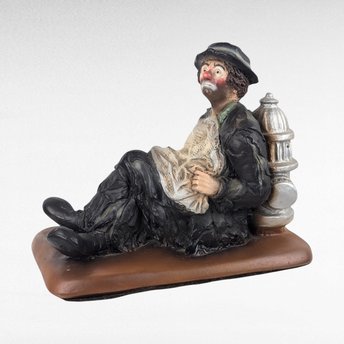 Vintage Esco Emmett Kelly Jr. Clown Leaning on Fire Hydrant Resin Figurine, 8", Collectible Clown Decor, Gift for Clown Collectors
