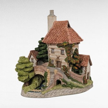 1984 David Winter Tollkeepers Cottage.