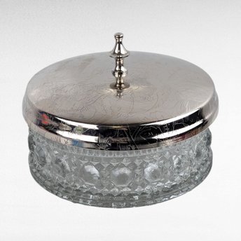 Vintage Glass Powder Dish with Metal Lid, Crystal Cut Vanity Jar, Decorative Bathroom Storage, Jewelry Box Gift