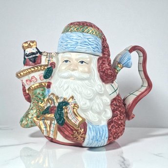 Vintage Avon St. Nicholas Teapot - Collectible Christmas Teapot, Holiday Decor, Gift for Teapot Collectors, Vintage Christmas Decor
