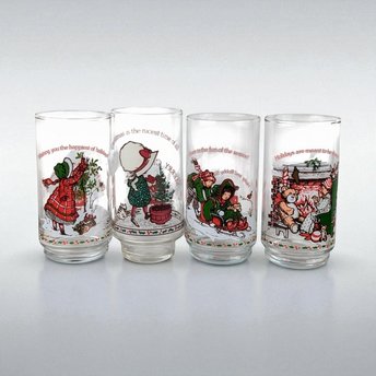1982 Coca Cola Holly Hobbie Christmas Glasses: Vintage Collectible Set