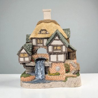 1994 David Winter Wishing Falls Cottage, Thatched Roof Miniature, Vintage Collectible, English Cottage Decor, Gift for Collector