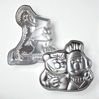 Vintage Sesame Street Cake Pans, 1978 Big Bird, 1977 Bert and Ernie, Wilton Cake Pans, Kids Birthday, Retro Baking, Nostalgic Kitchen
