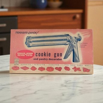 Vintage Wear-Ever Cookie Gun, Pastry Decorator, Baking Tool, Cookie Press, Retro Kitchen Gadget, Collectible Kitchenware