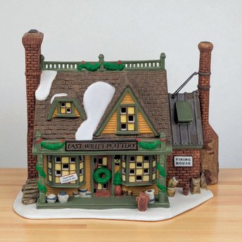 Dept 56 New England Village: East Willet Pottery Lighted House, 1997 Christmas Collectible