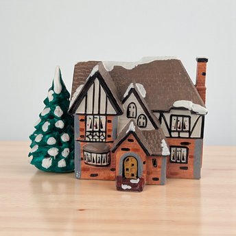 Vintage 1987 Dept 56 "Highland" House: Snowhouse Series Lighted Building