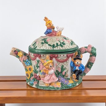 Vintage 1998 Rabbit Teapot: Mercuries Decorative Ceramic Garden Party