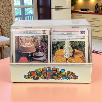 Vintage 1970s Cookery Cards: Marguerite Patten Recipe Box Set