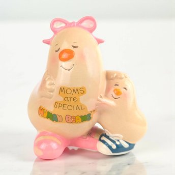 1981 "Moms are Special" Figurine: Enesco Human Beans Ceramic Gift