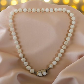 Vintage Castlecliff Beaded Choker: White Agate Stone Necklace