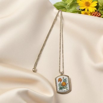 Vintage 1975 Avon Marigold Necklace: October Birth Flower Pendant