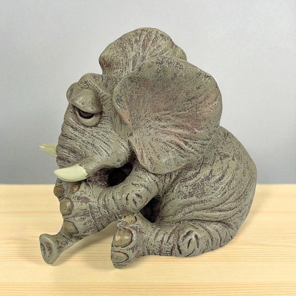 1998 Sealmark Elephant Figurine