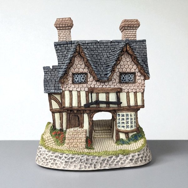 1987 David Winter Gunsmiths Cottage