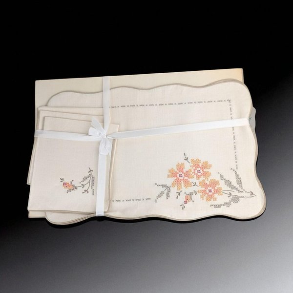 Vintage Bucilla 8-Piece Placemat and Napkin Set