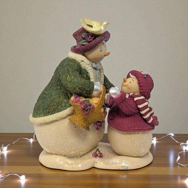 2003 Demdaco Winter Promenade Gift of Friendship Figurine